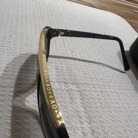 Louis Vuitton Evidence Sunglasses Black - Picture 8 of 16